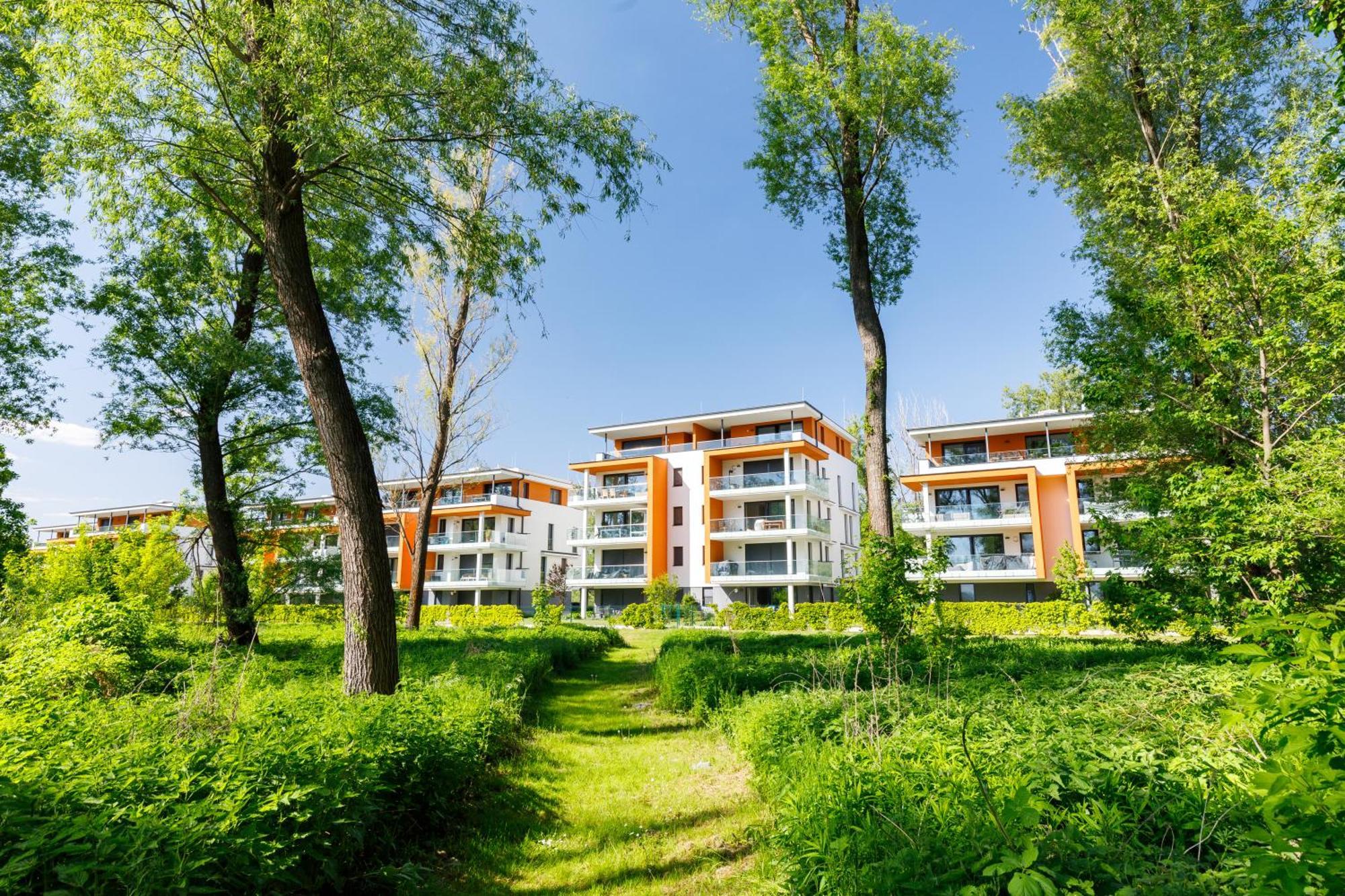 Blue4 Apartment Balatonfůzfő Esterno foto